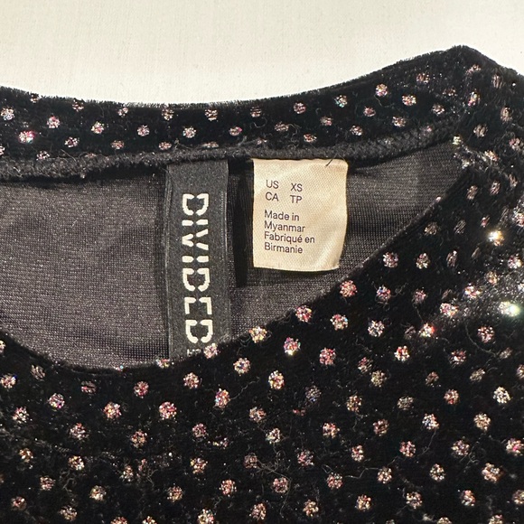 H&M Glittery Long Sleeve Cropped Top - Picture 5 of 8